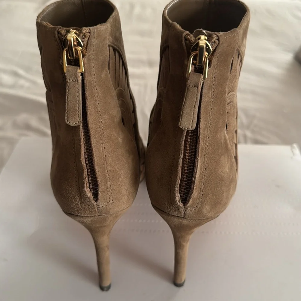 Women’s Tory Burch boot heels - Picture 3 of 5